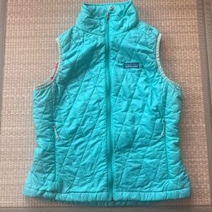 Patagonia Women's Quilted Vest in Turquoise